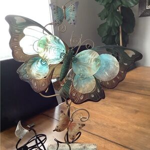 Pier 1 Rare, Butterfly Accent Lamp , Metal with Accent Shell material